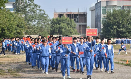連州市職業(yè)技術學校、連州技工學校舉辦2019年廣播操比賽359.png