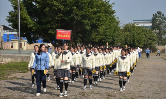 連州市職業(yè)技術學校、連州技工學校舉辦2019年廣播操比賽377.png